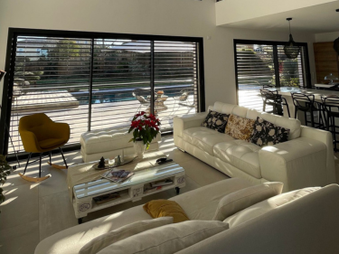 Brise-soleils-Griesser-DJ-Stores