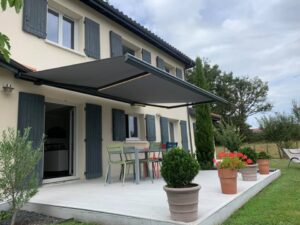 Store-banne-de-terrasse