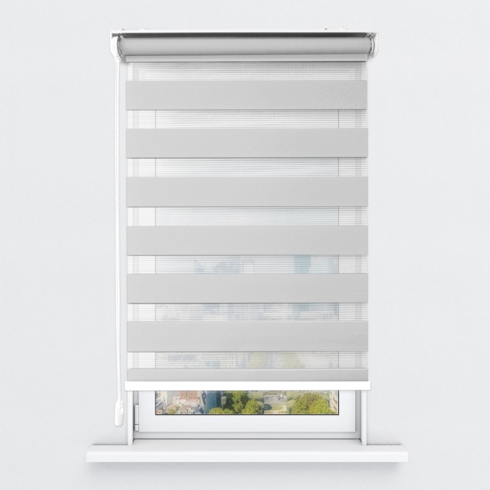 Store enrouleur zèbre jour nuit gris et blanc couvrant une fenêtre. Vue partielle extérieure, chaîne de contrôle blanche.