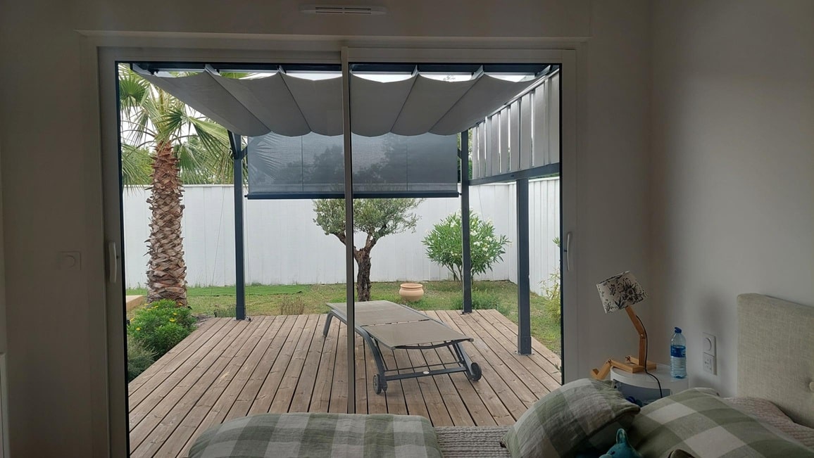 Pergola Vélum et ses stores verticaux latéraux