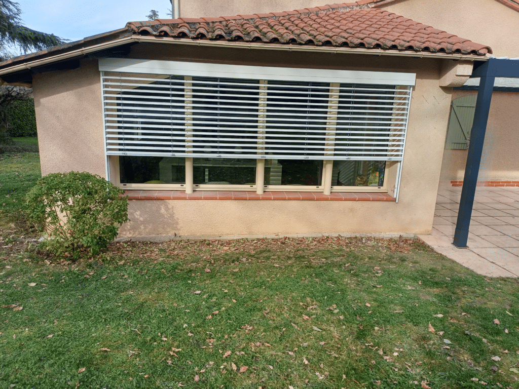 BRISE SOLEIL RAL 9010 Blanc aluminium lames orientees